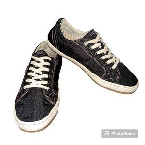 Taos Star Burst Black With Purple stitching Sneakers  Size 9